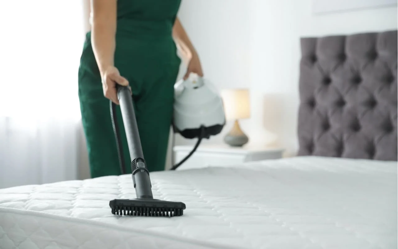 how-to-clean-a-mattress-featured